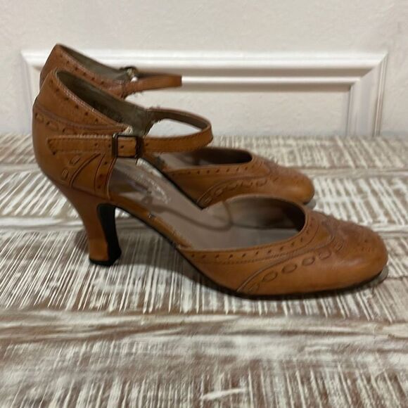Women’s hush puppy heels  - Picture 2 of 9